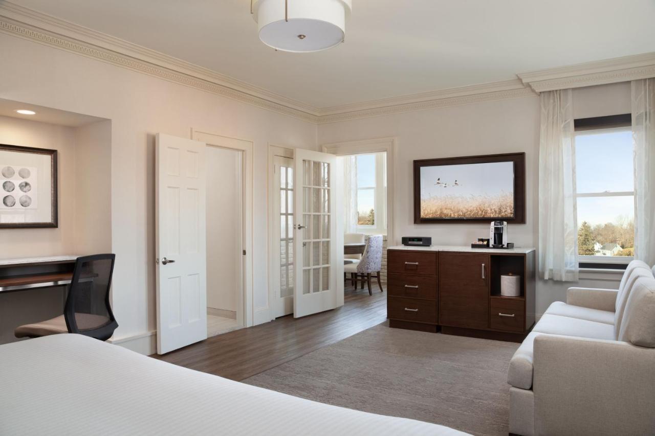 The Albion Summit Hotel Bagian luar foto