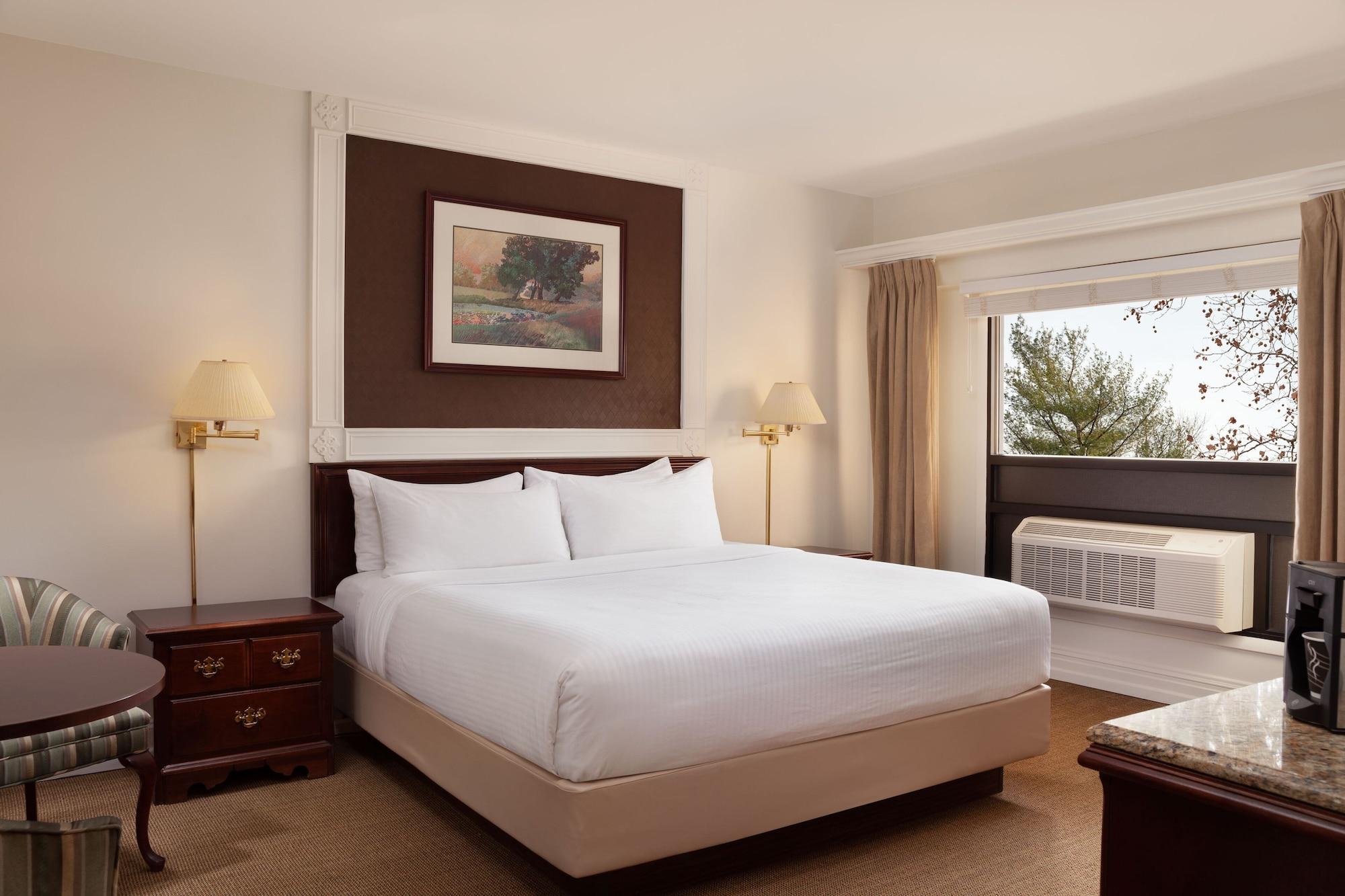 The Albion Summit Hotel Bagian luar foto
