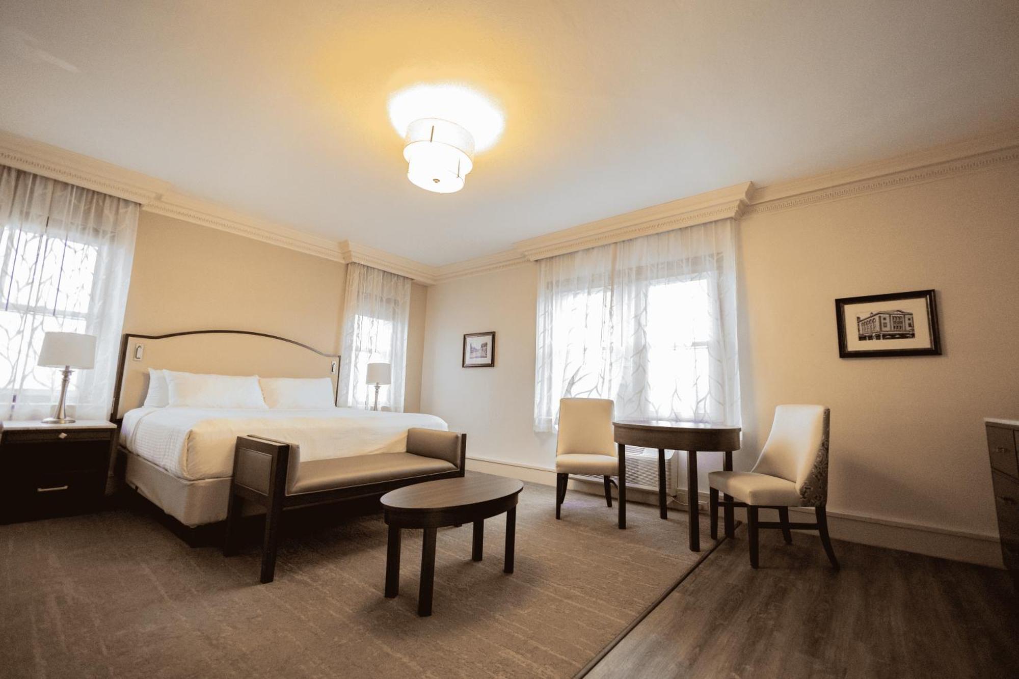 The Albion Summit Hotel Bagian luar foto