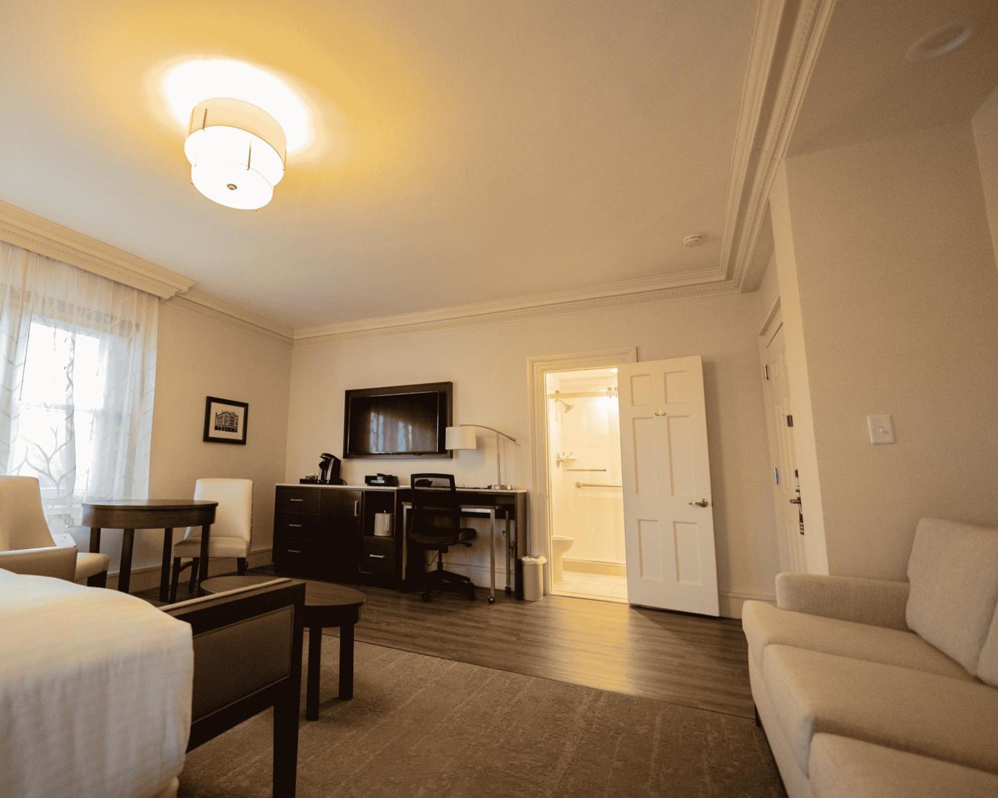 The Albion Summit Hotel Bagian luar foto