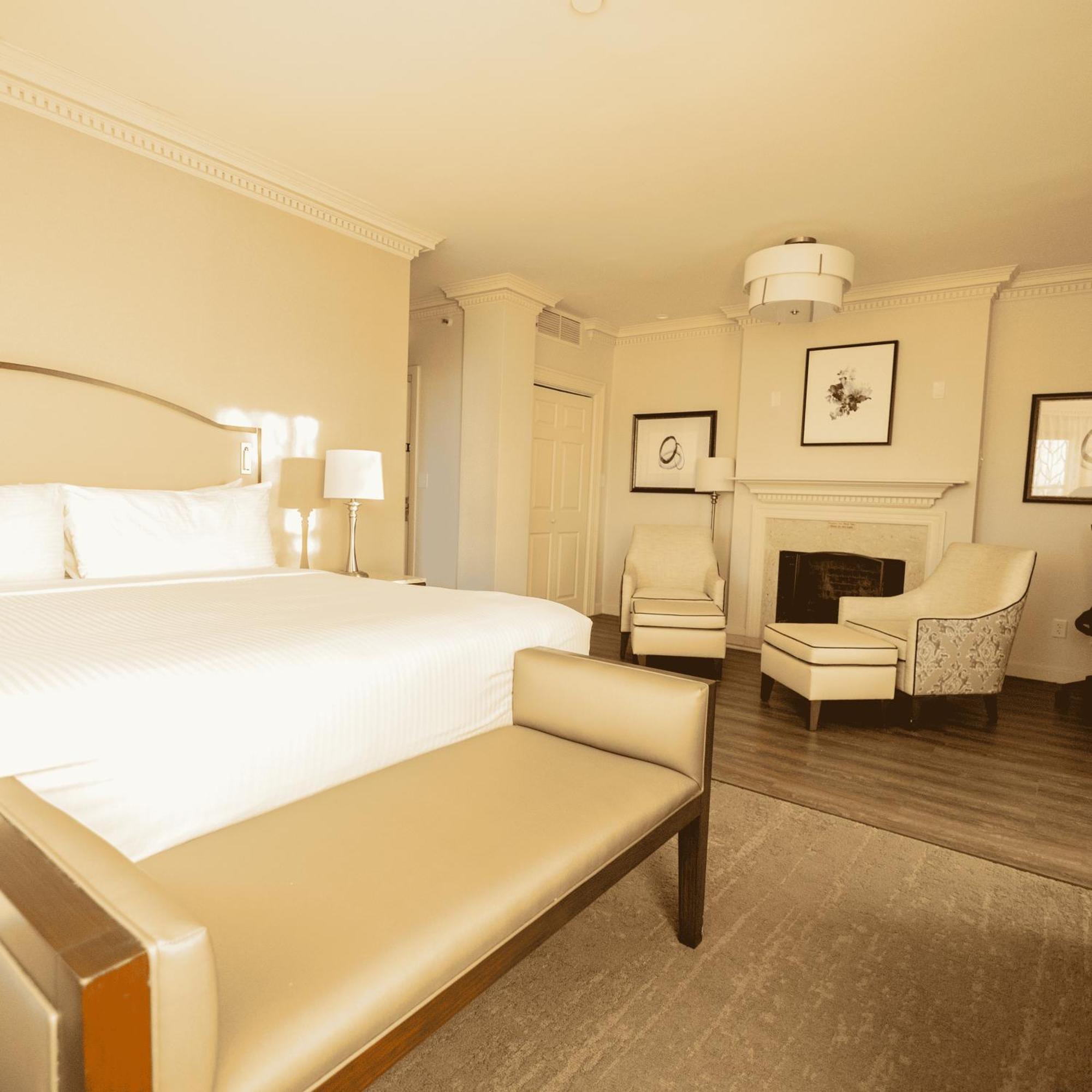 The Albion Summit Hotel Bagian luar foto