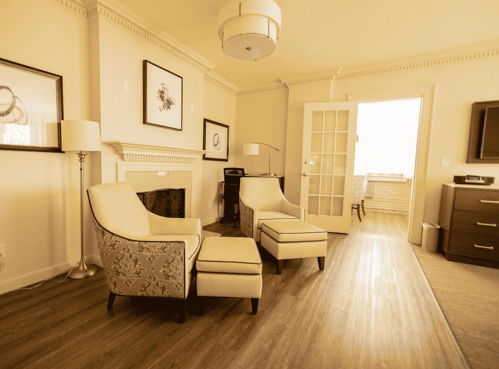 The Albion Summit Hotel Bagian luar foto