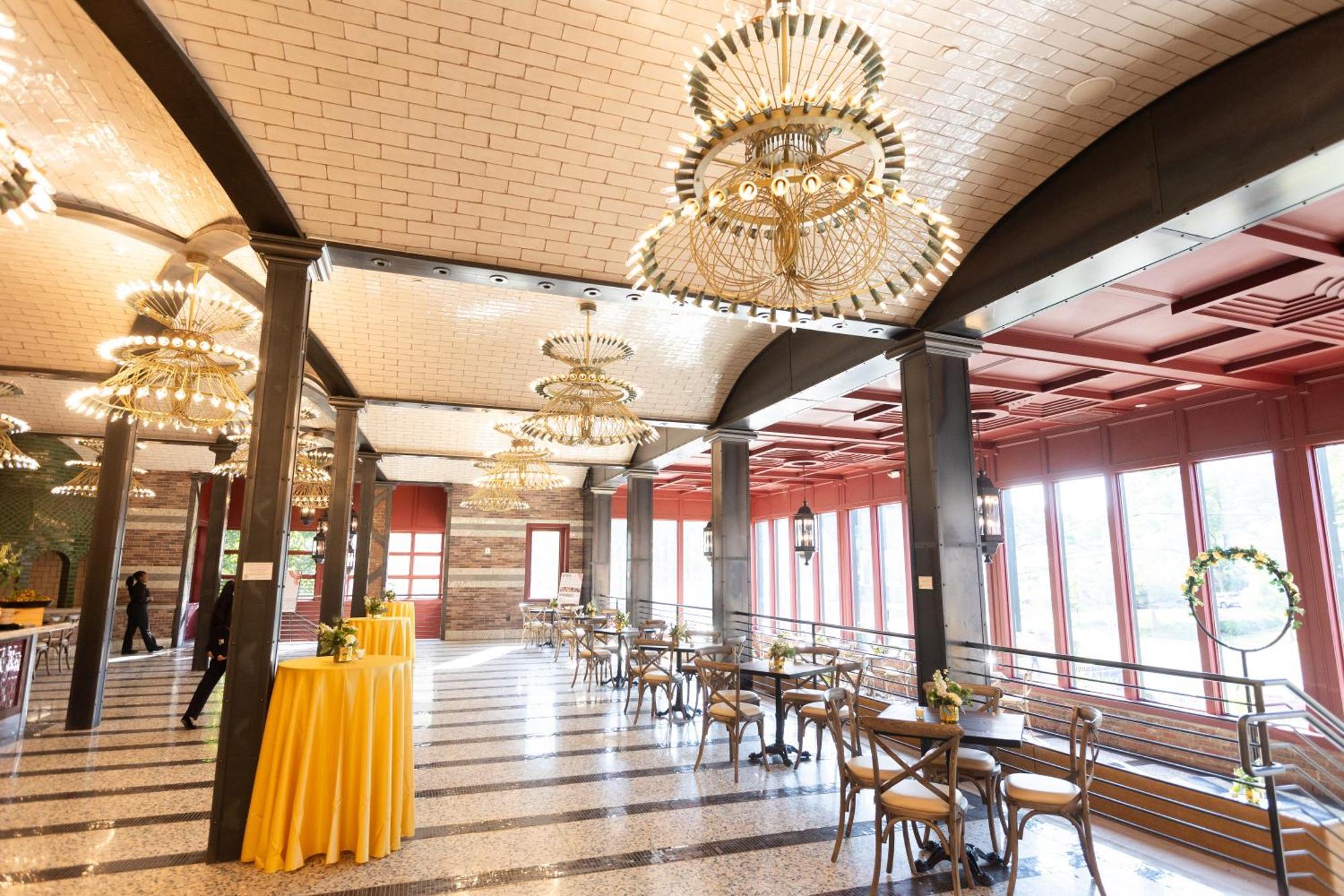 The Albion Summit Hotel Bagian luar foto