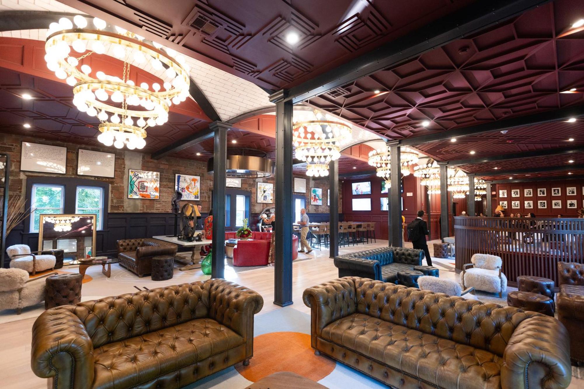 The Albion Summit Hotel Bagian luar foto